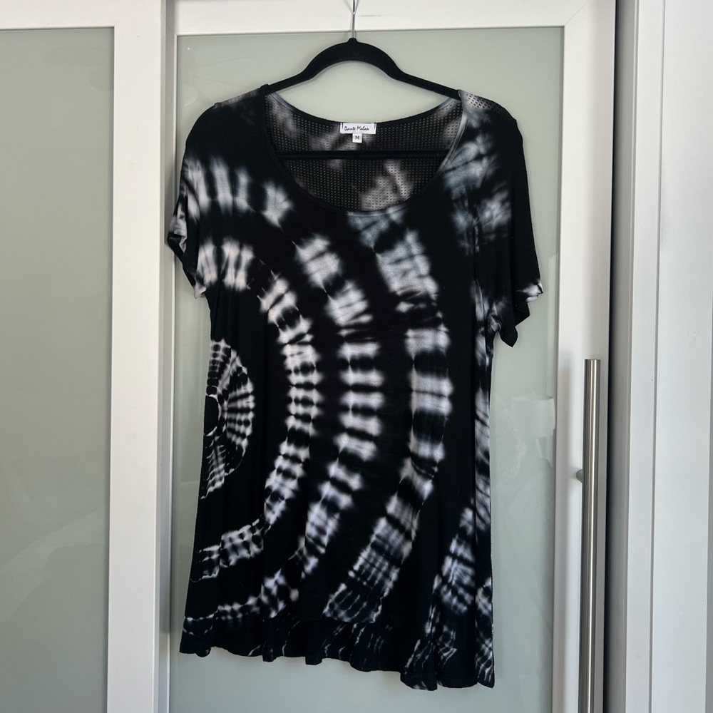 Dana Buchman Black & White Tie-Dye Short Sleeve Tee